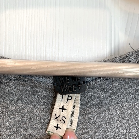 FP Heather Grey Waffle Knit Thermal Laguna Long Sleeve Tunic Tee with Thumbholes - Picture 7 of 8